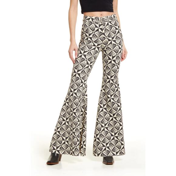 Free People Float On Flare Leg Jeans Black White Geometric Zip Button Sz 31 - Picture 1 of 14